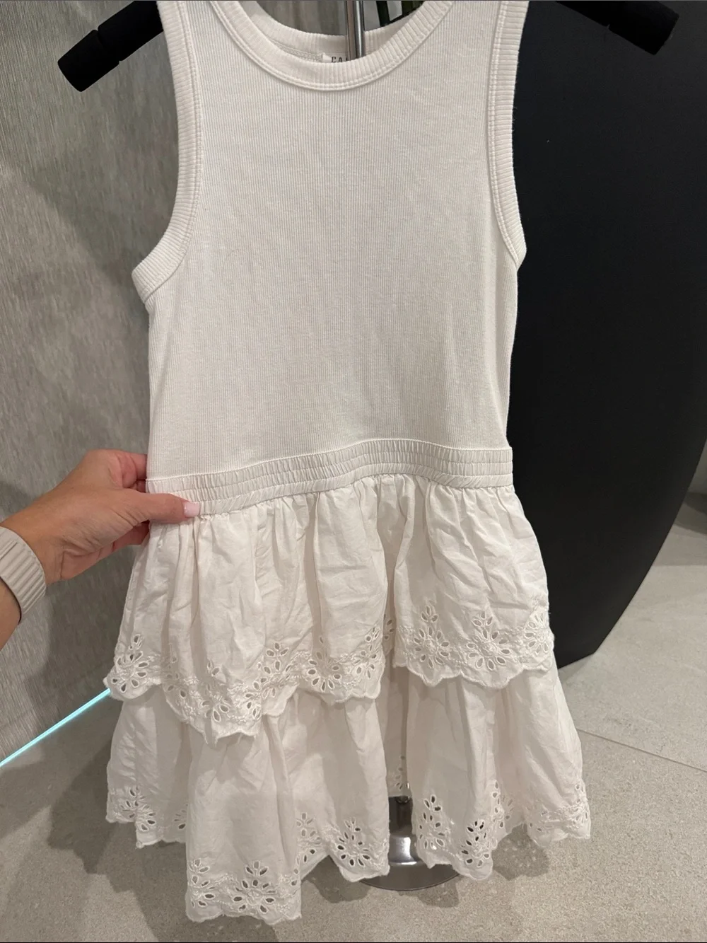 GAP sleeveless tank